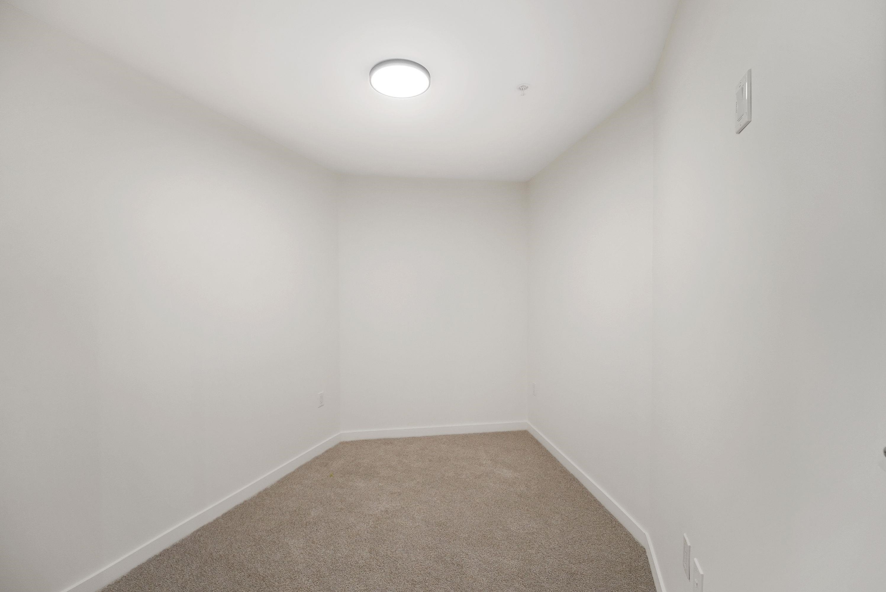 409-6270 Gooseberry Drive, Surrey, BC - Indoor Photo Showing Other Room