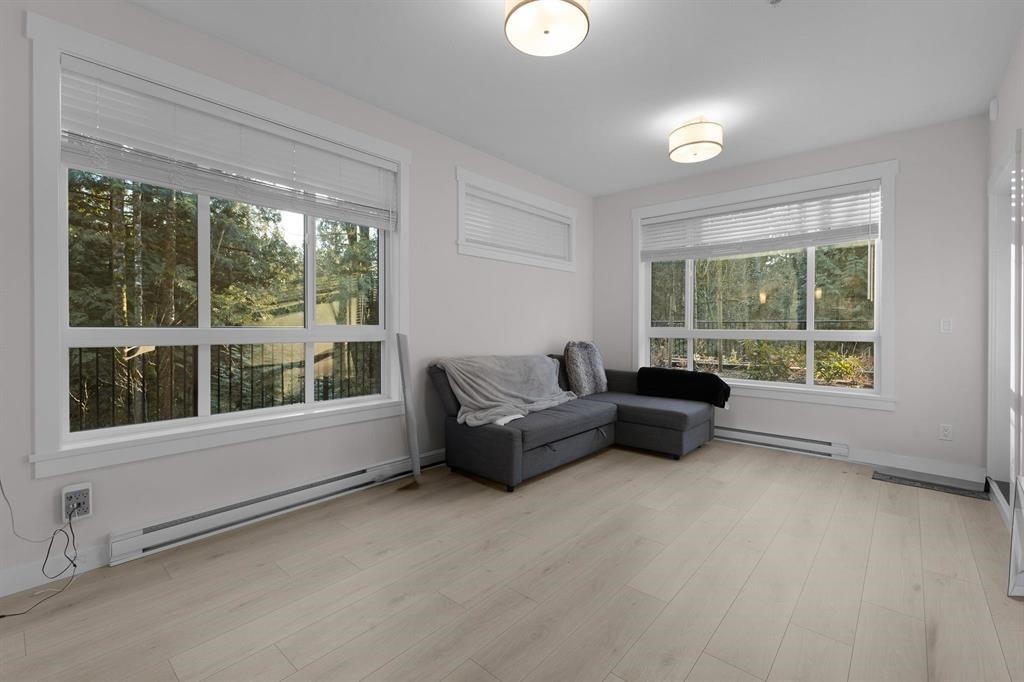 107-32690 14 Avenue, Mission, BC - Indoor Photo Showing Living Room