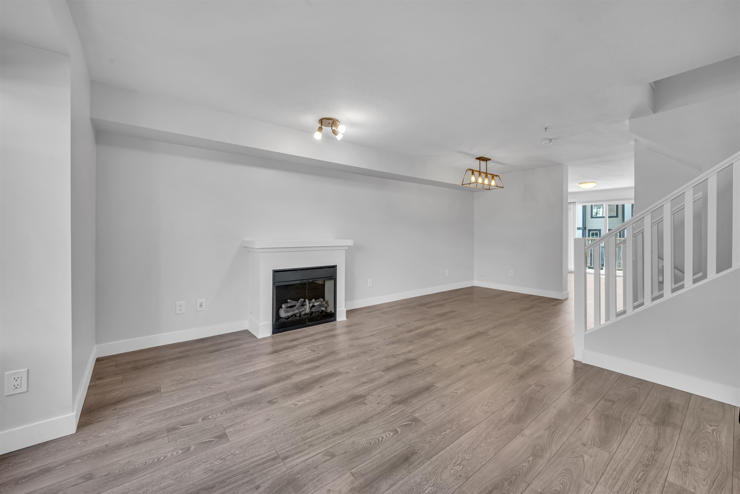 6-20038 70 Avenue, Langley, BC - Indoor With Fireplace