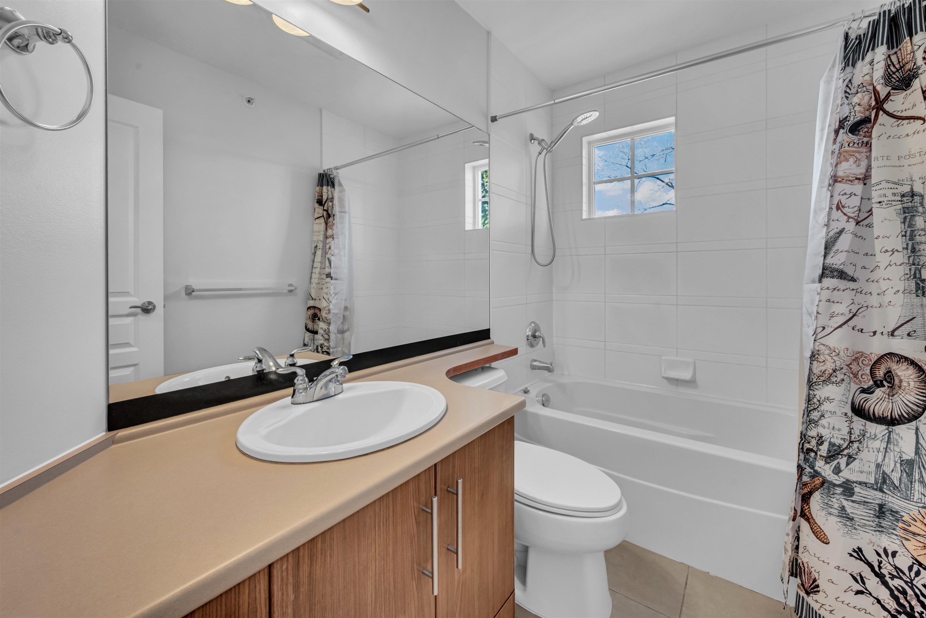 6-20038 70 Avenue, Langley, BC - Indoor Photo Showing Bathroom