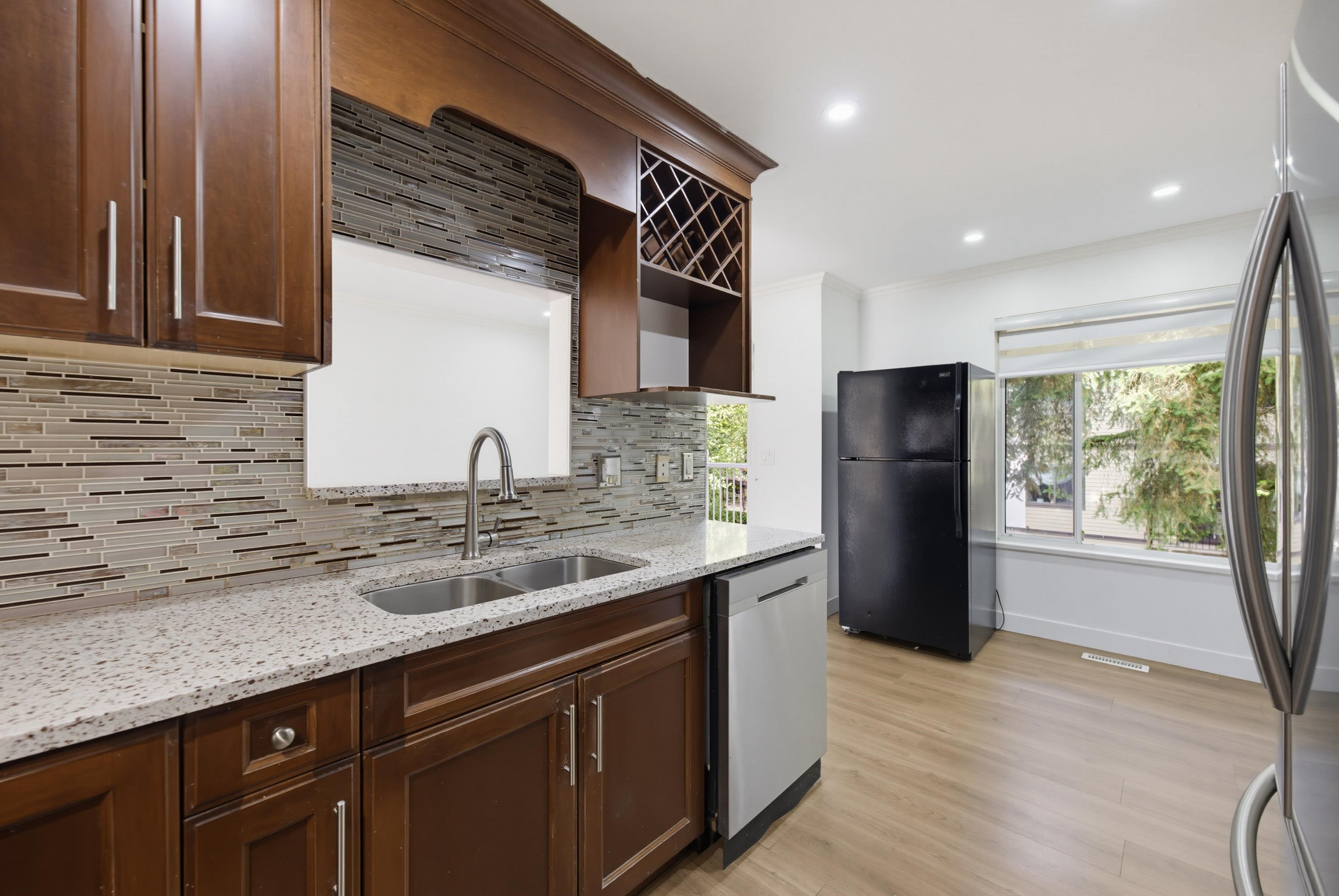 21-7140 132 Street, Surrey, BC - Indoor Photo Showing Kitchen With Double Sink With Upgraded Kitchen