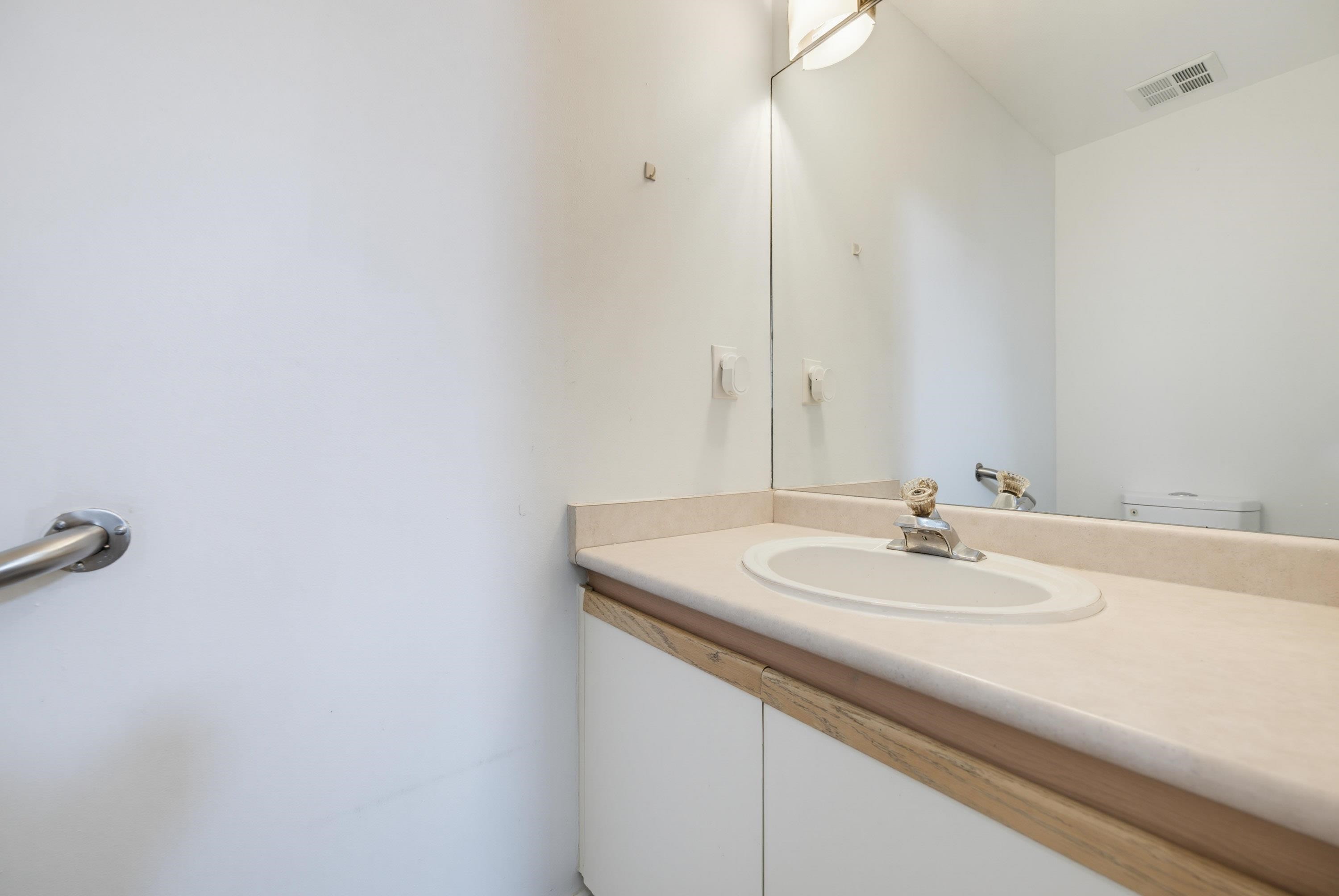 21-7140 132 Street, Surrey, BC - Indoor Photo Showing Bathroom