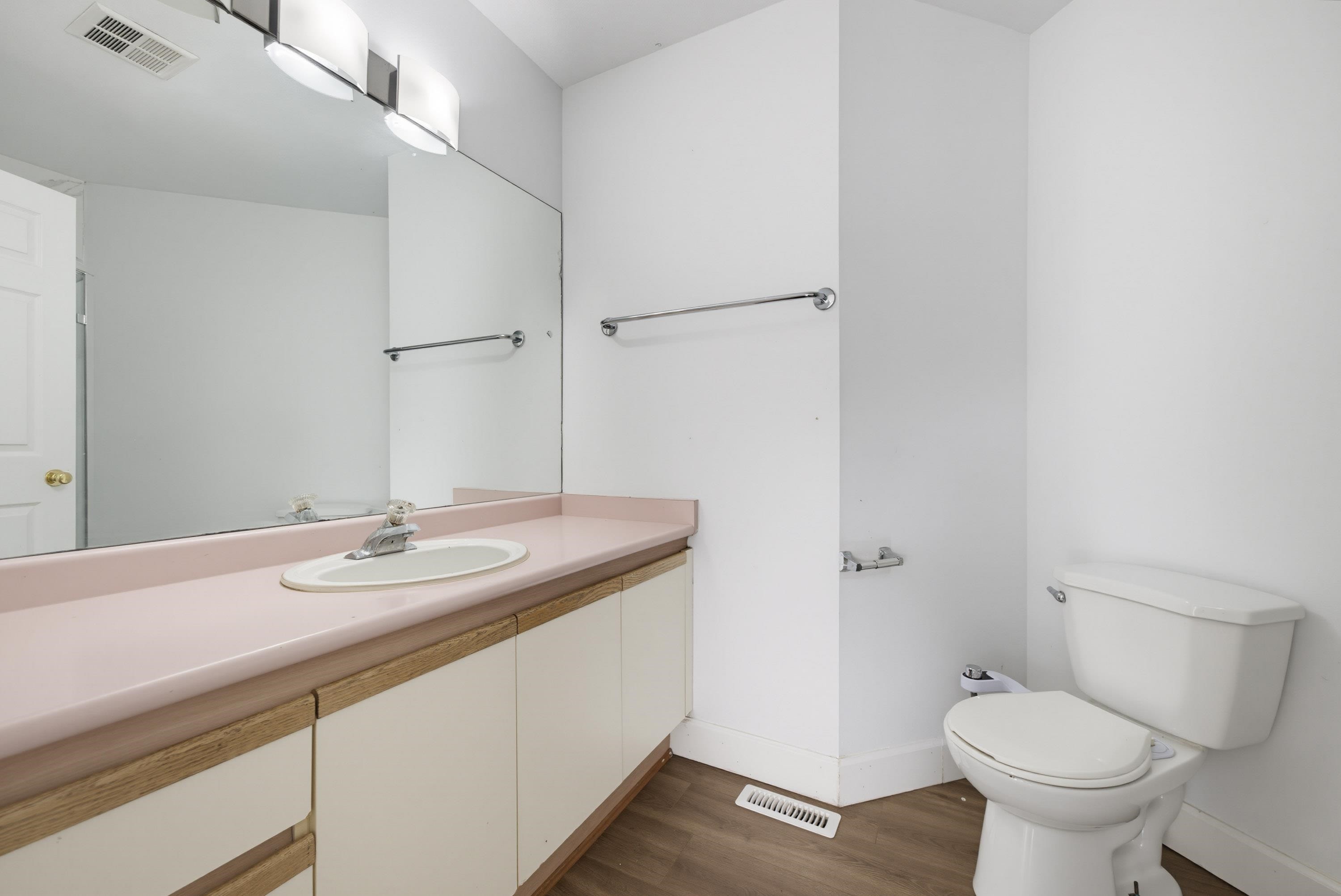 21-7140 132 Street, Surrey, BC - Indoor Photo Showing Bathroom