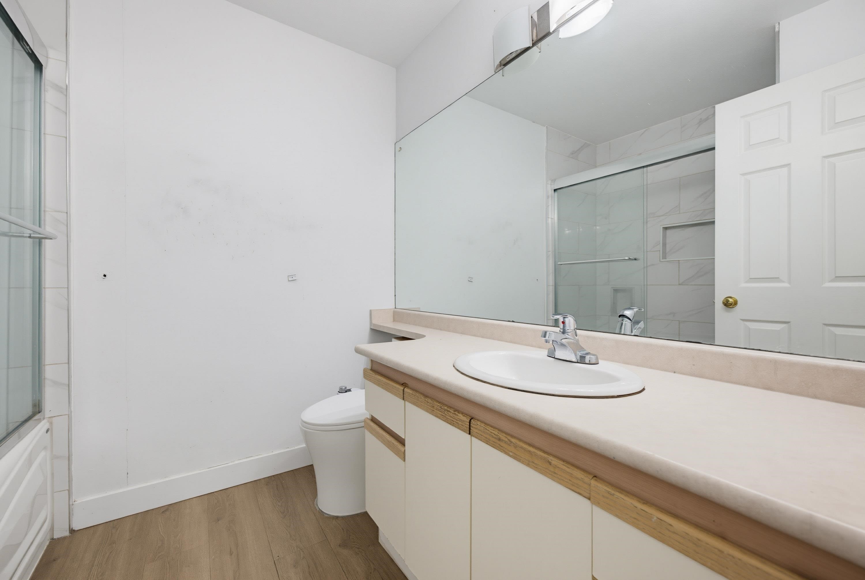 21-7140 132 Street, Surrey, BC - Indoor Photo Showing Bathroom