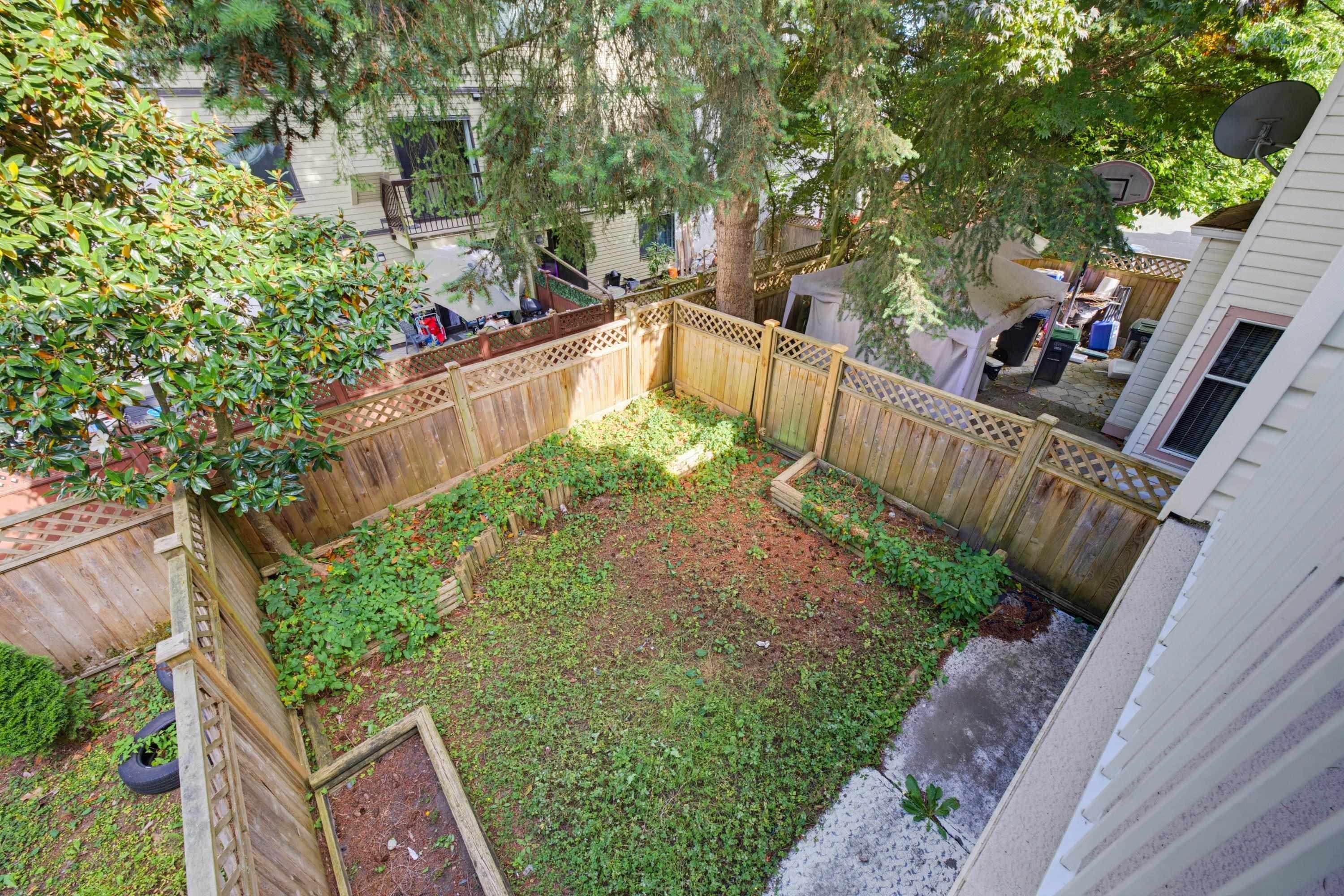 21-7140 132 Street, Surrey, BC - Outdoor