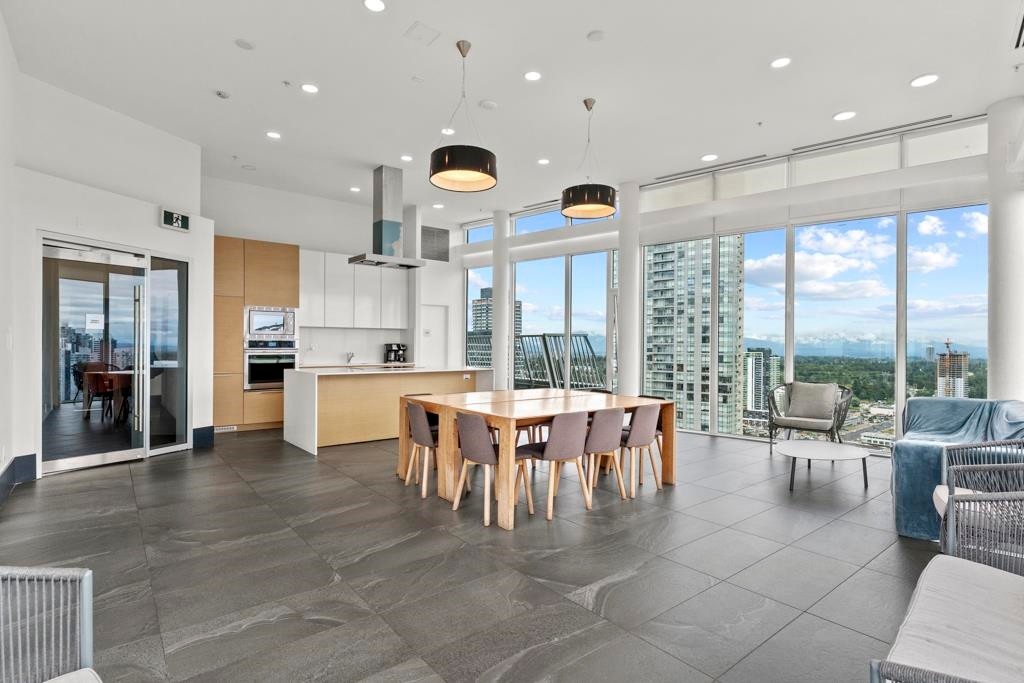 2105-13438 Central Avenue, Surrey, BC - Indoor