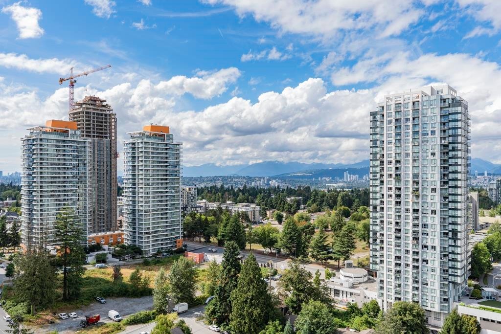 2105-13438 Central Avenue, Surrey, BC - Outdoor