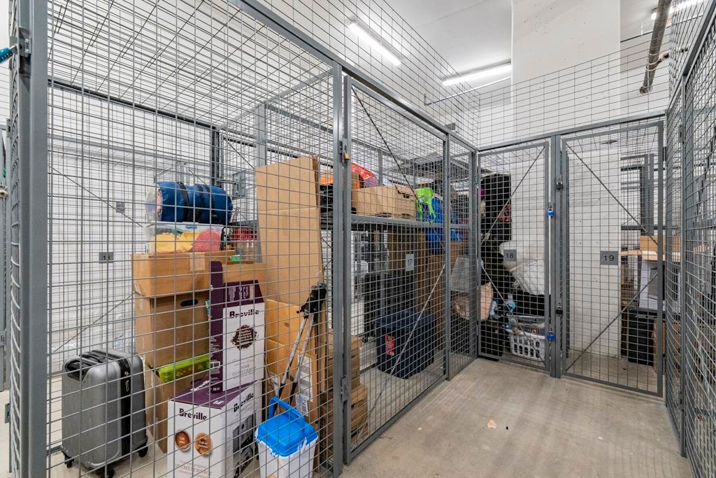 2105-13438 Central Avenue, Surrey, BC - Indoor