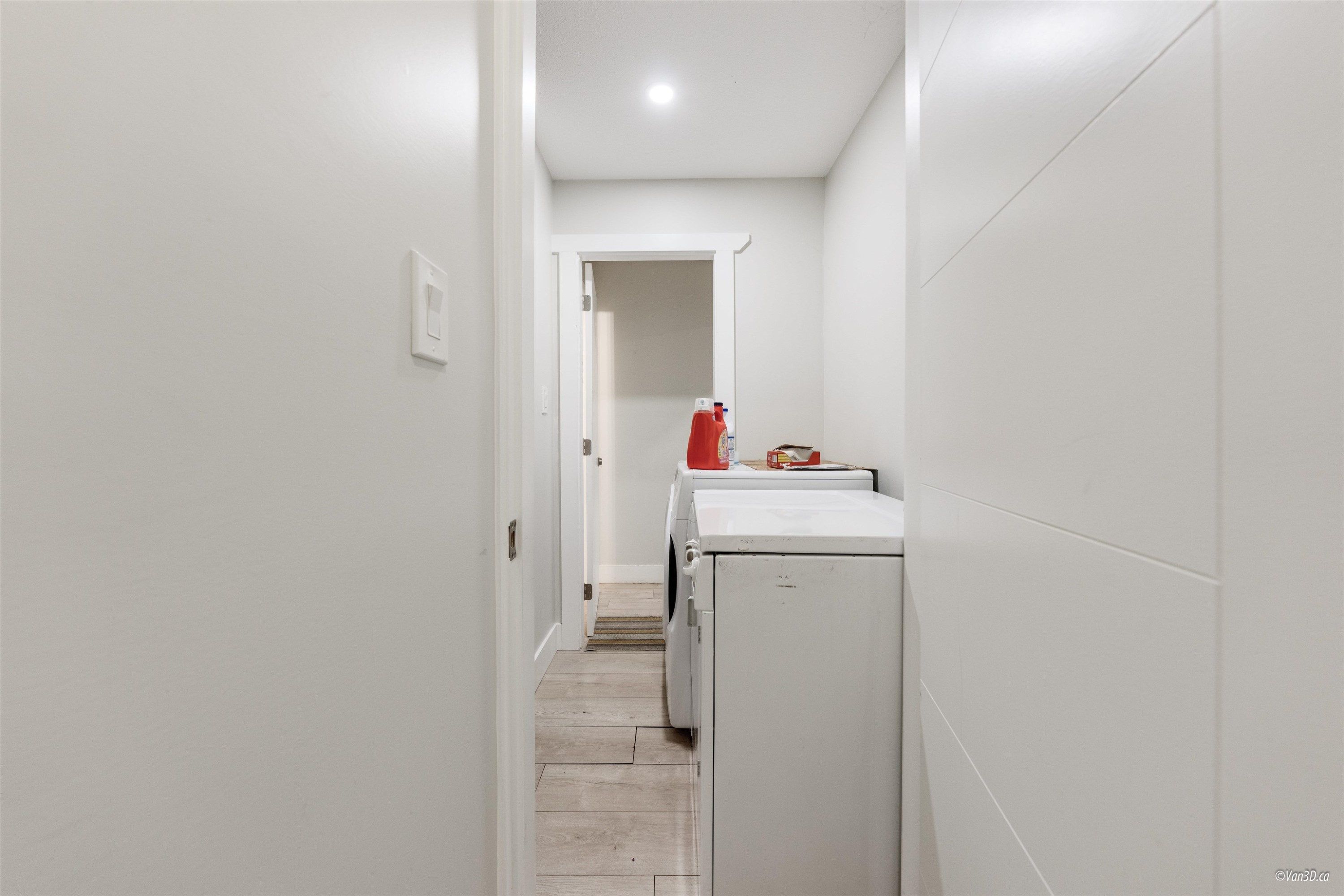 6709 216 Street, Langley, BC - Indoor Photo Showing Laundry Room