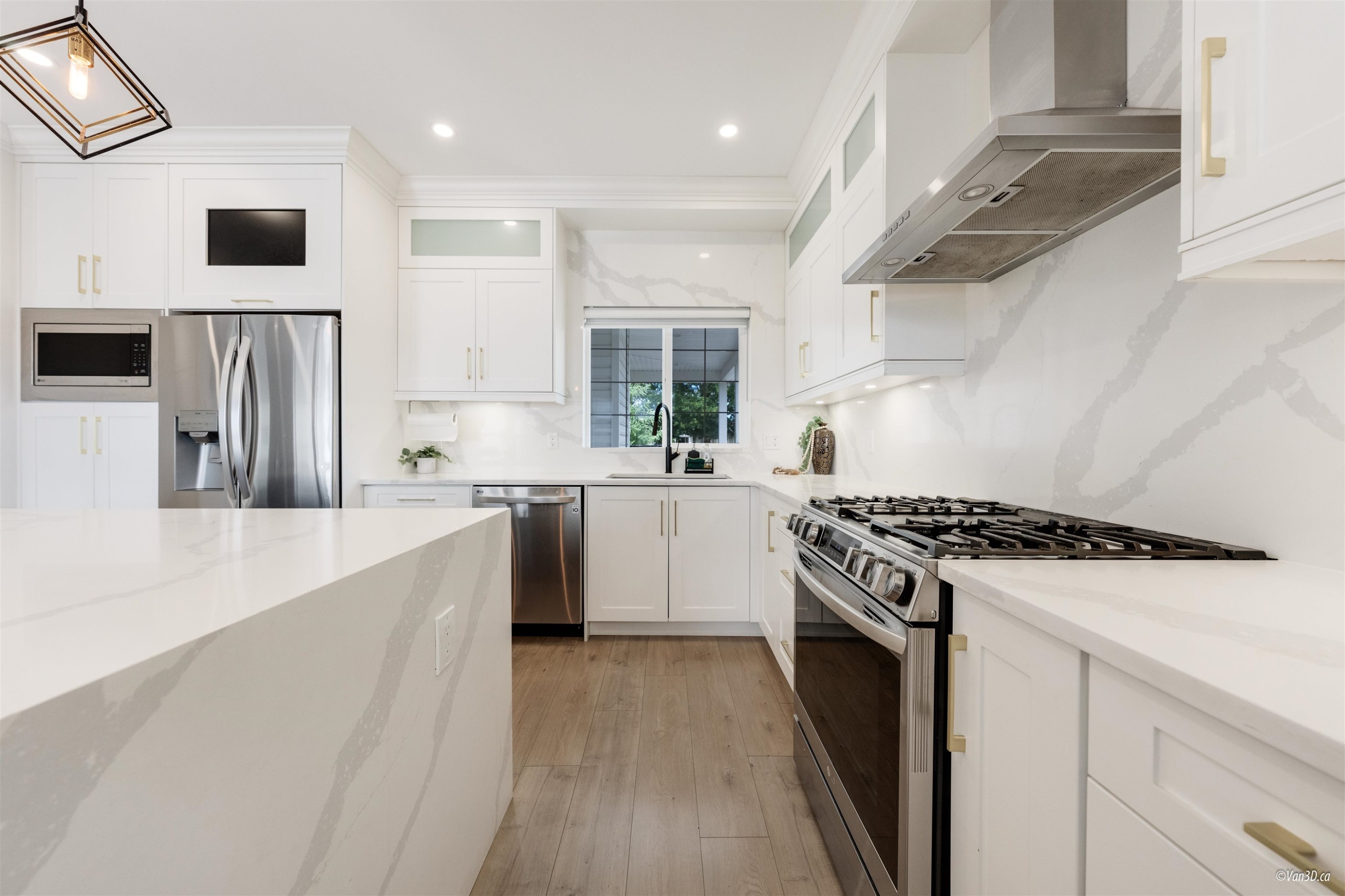6709 216 Street, Langley, BC - Indoor Photo Showing Kitchen With Upgraded Kitchen