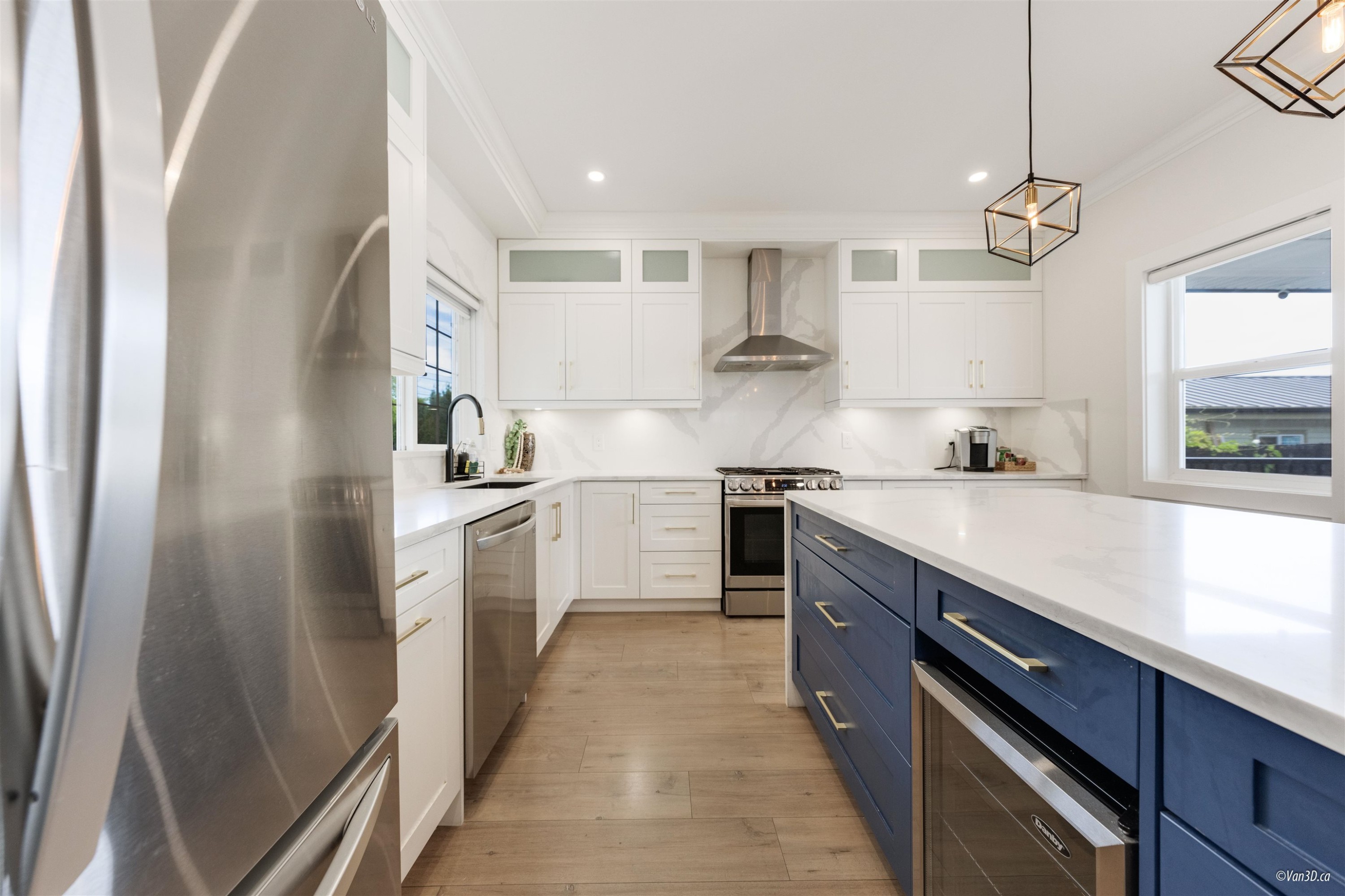 6709 216 Street, Langley, BC - Indoor Photo Showing Kitchen With Upgraded Kitchen