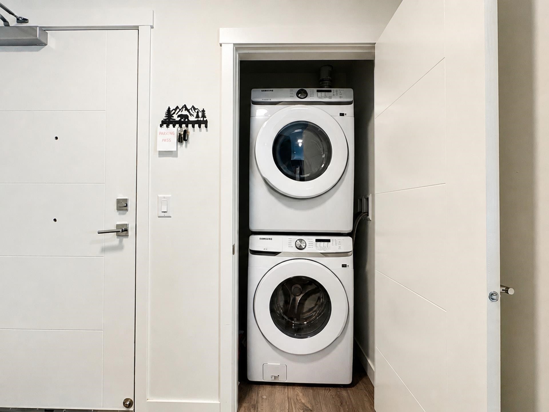 214-5504 Brydon Crescent, Langley, BC - Indoor Photo Showing Laundry Room