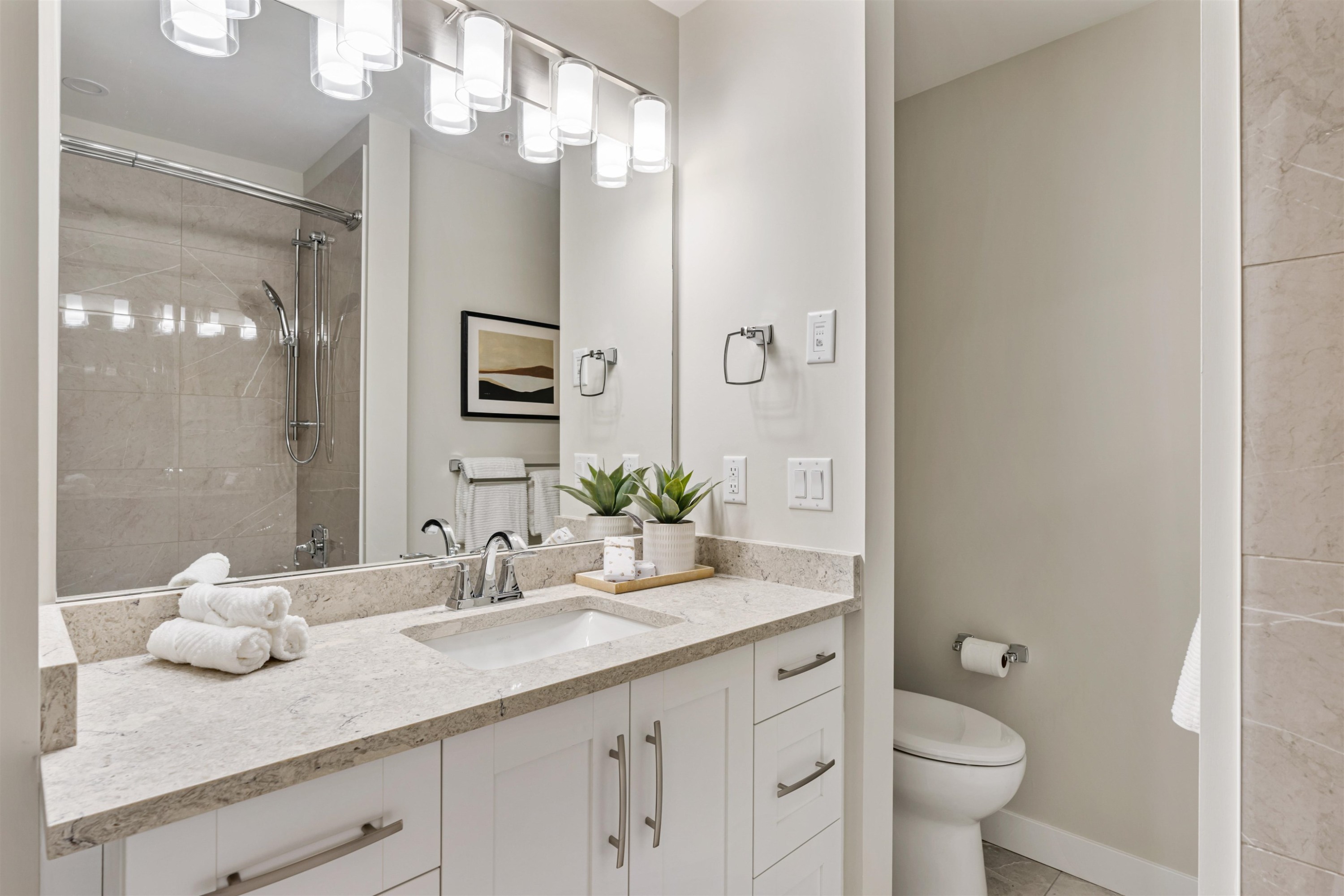 513-11058 132 Street, Surrey, BC - Indoor Photo Showing Bathroom