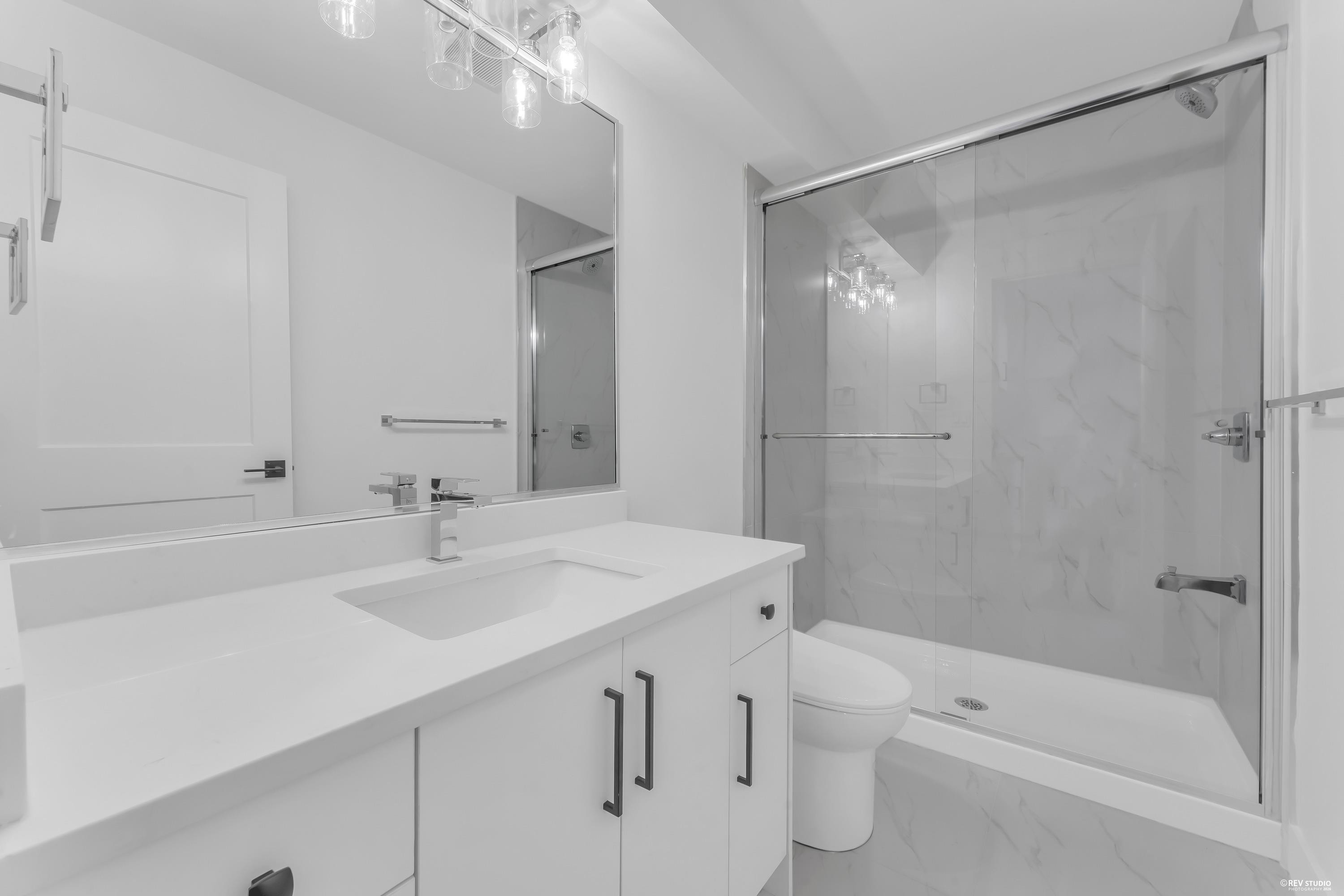 8221 111B Street, Delta, BC - Indoor Photo Showing Bathroom