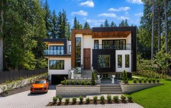 13046 Crescent Road Surrey, BC V4P 1J8