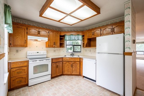 201-14957 Thrift Avenue  White Rock, BC V4B 2K1