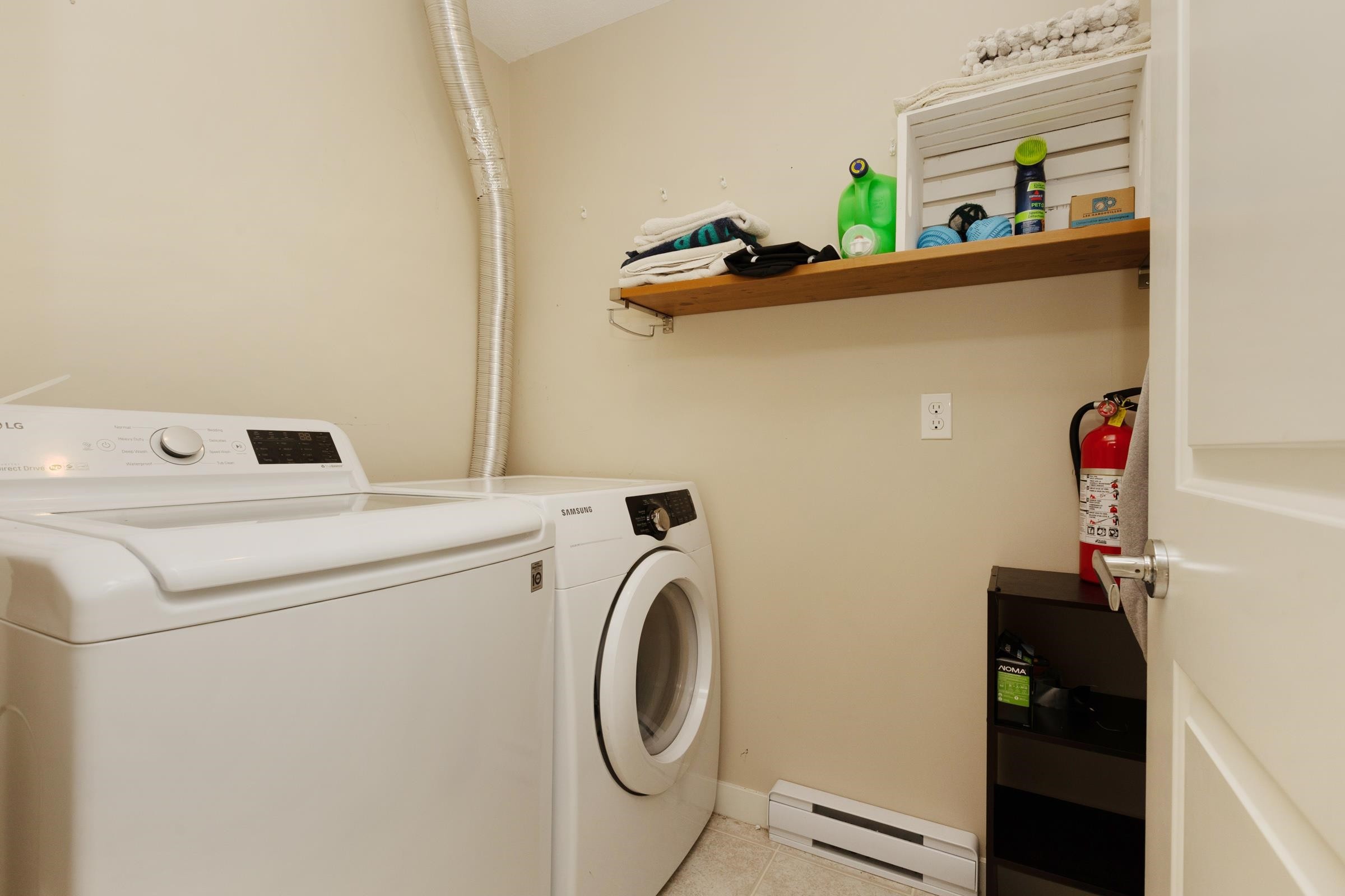 22-10595 Delsom Crescent, Delta, BC - Indoor Photo Showing Laundry Room