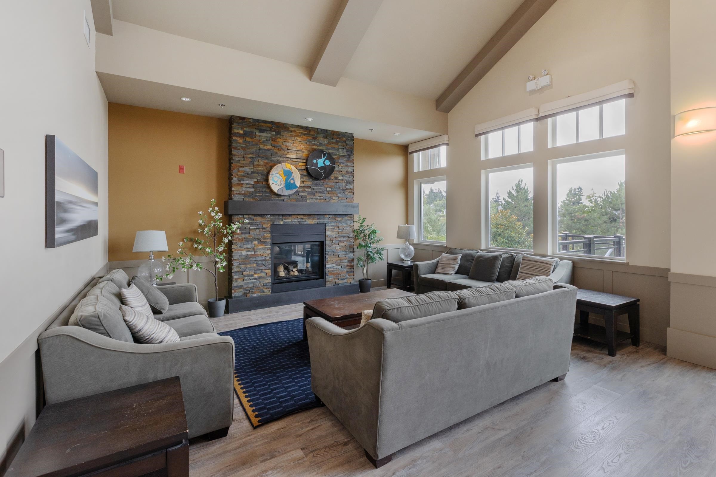 22-10595 Delsom Crescent, Delta, BC - Indoor Photo Showing Living Room With Fireplace