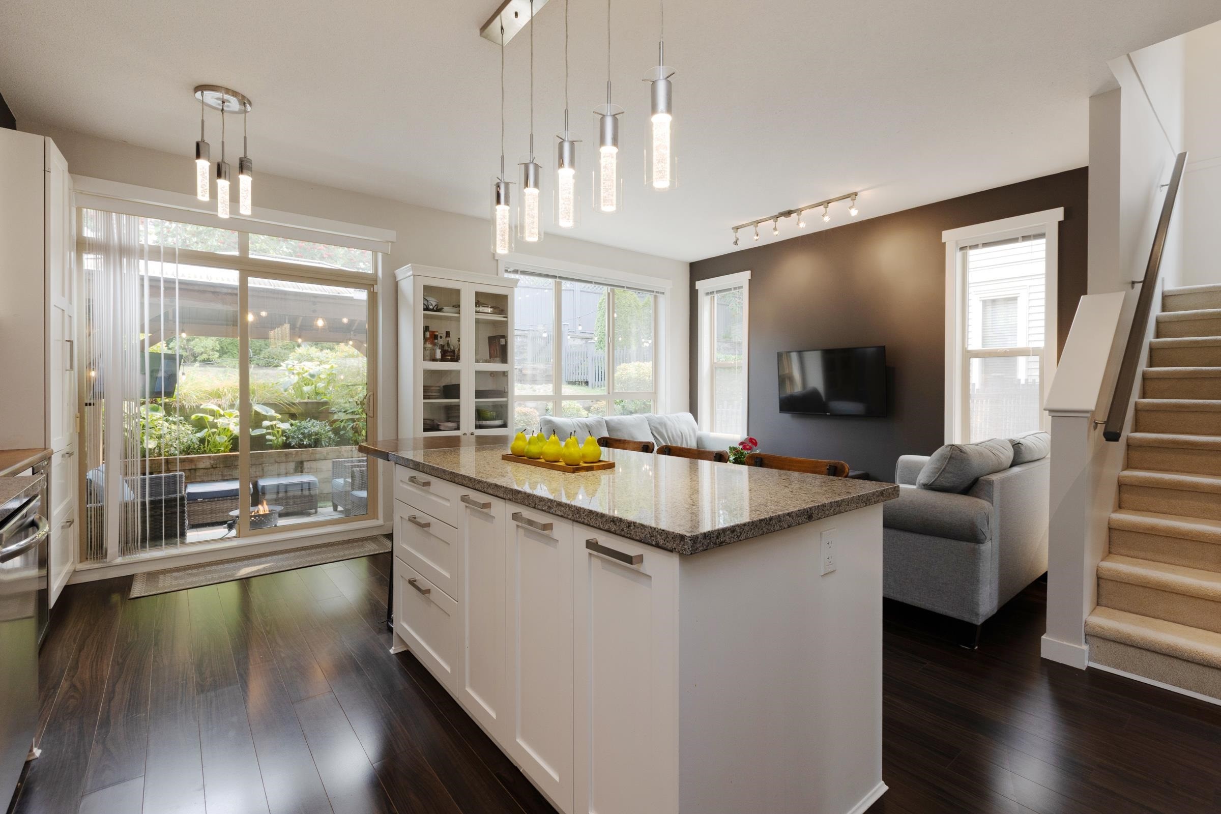 22-10595 Delsom Crescent, Delta, BC - Indoor Photo Showing Kitchen With Upgraded Kitchen