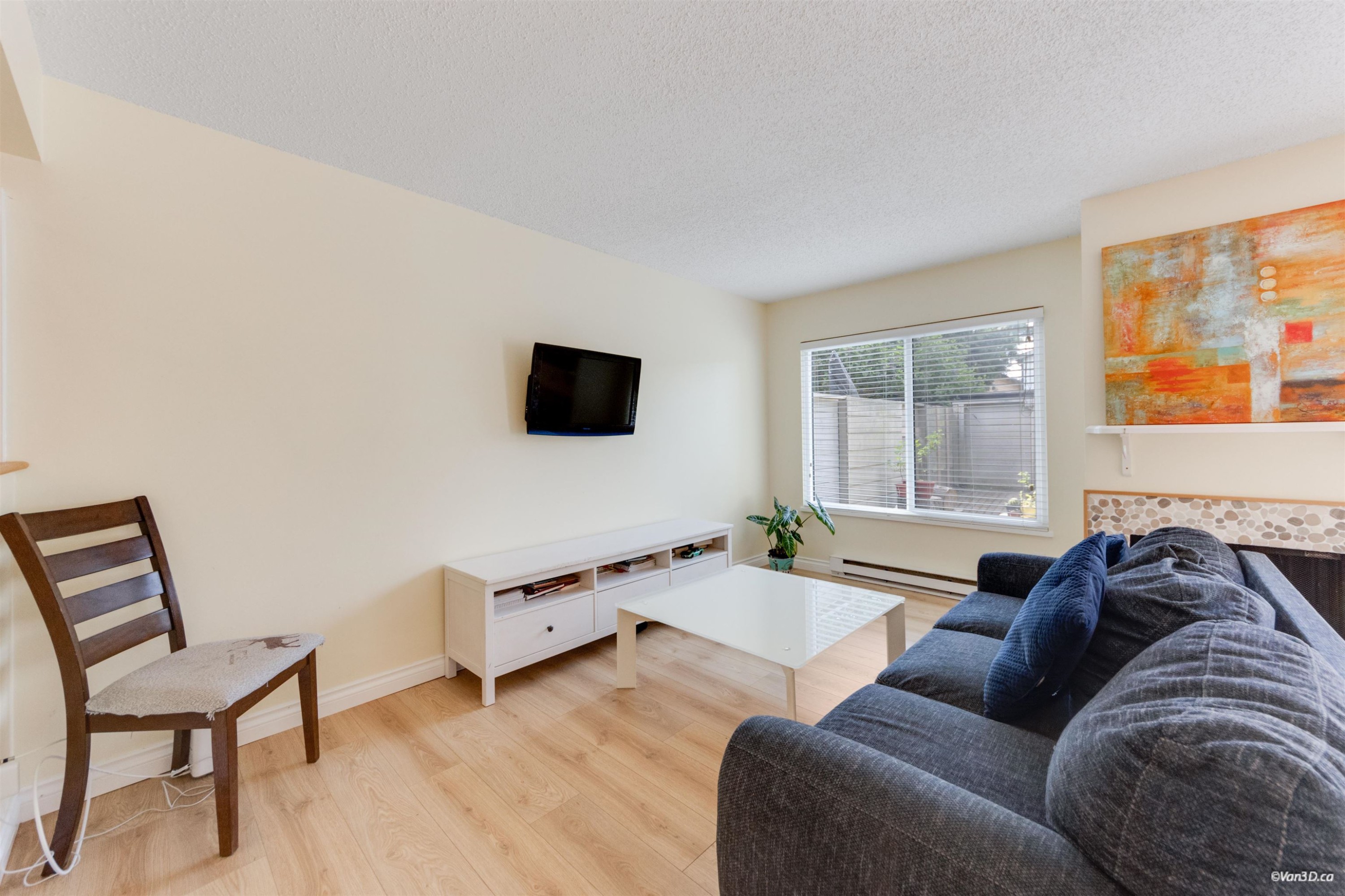 5-6712 Baker Road, Delta, BC - Indoor Photo Showing Living Room