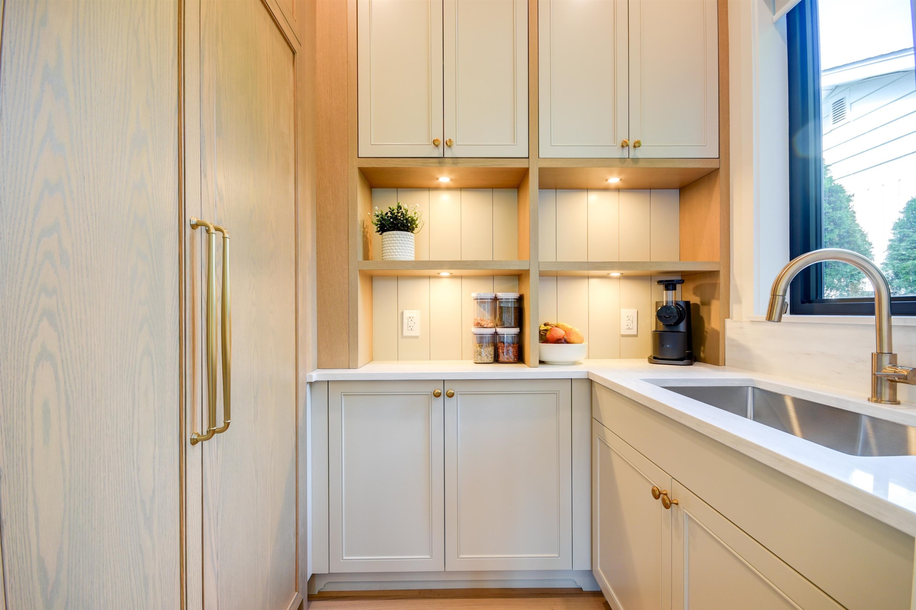 1535 128 Street, Surrey, BC - Indoor Photo Showing Kitchen