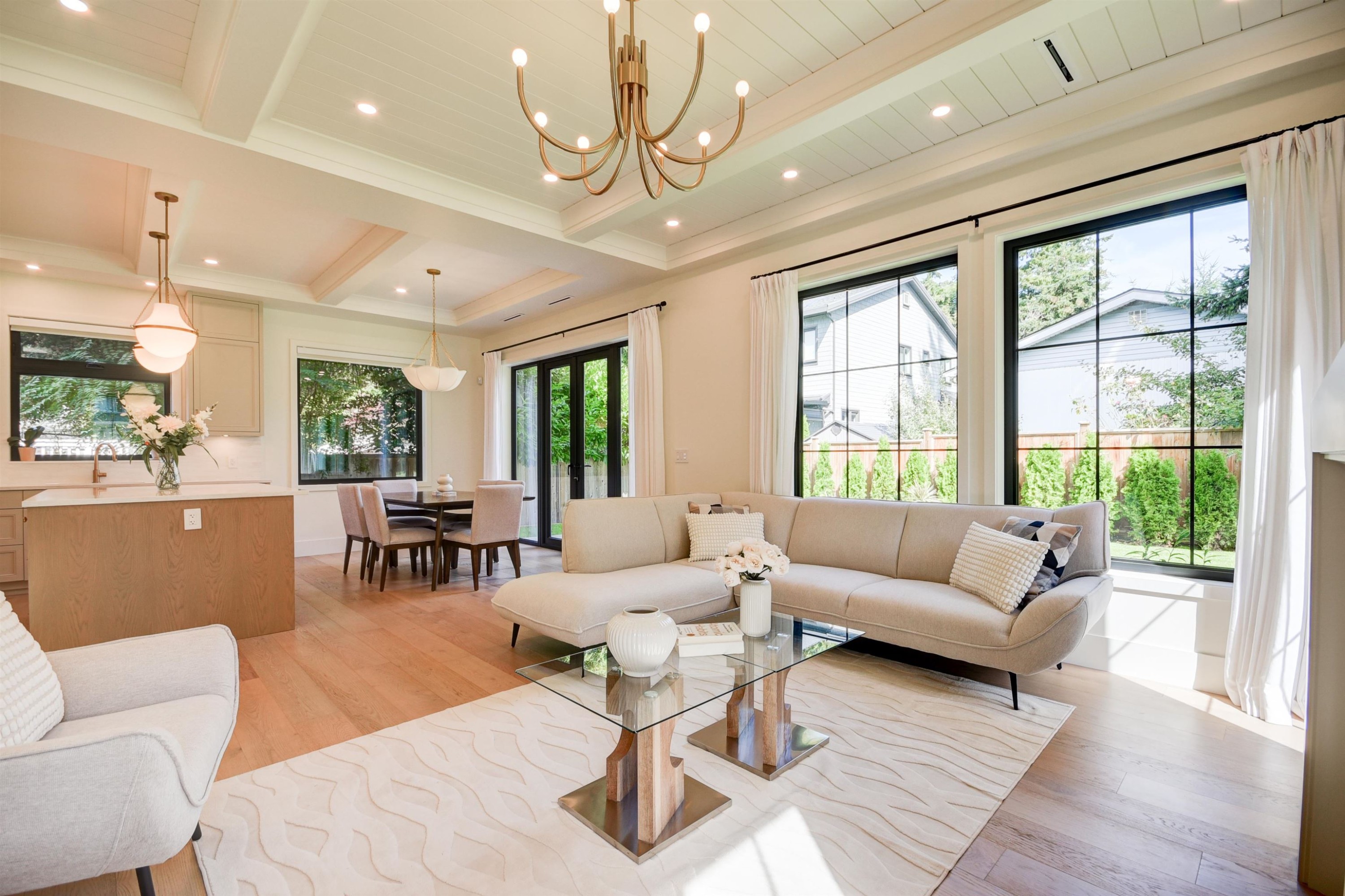 1535 128 Street, Surrey, BC - Indoor Photo Showing Living Room