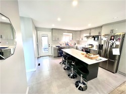 7376 123 Street Surrey, BC V3W 5S3