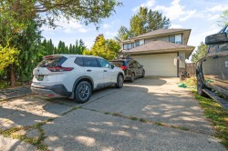 33852 Knight Avenue Mission, BC V2V 7B6
