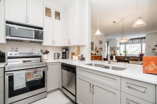 403-1551 Foster Street  White Rock, BC V4B 5M1
