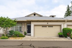 33-15188 62a Avenue Surrey, BC V3S 1W7