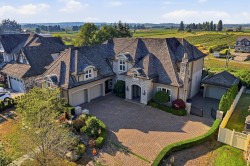 15957 39a Avenue Surrey, BC V3Z 0Y3