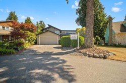 14756 16a Avenue Surrey, BC V4A 5M7