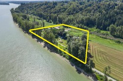 29464 River Road Abbotsford, BC V4X 2H2