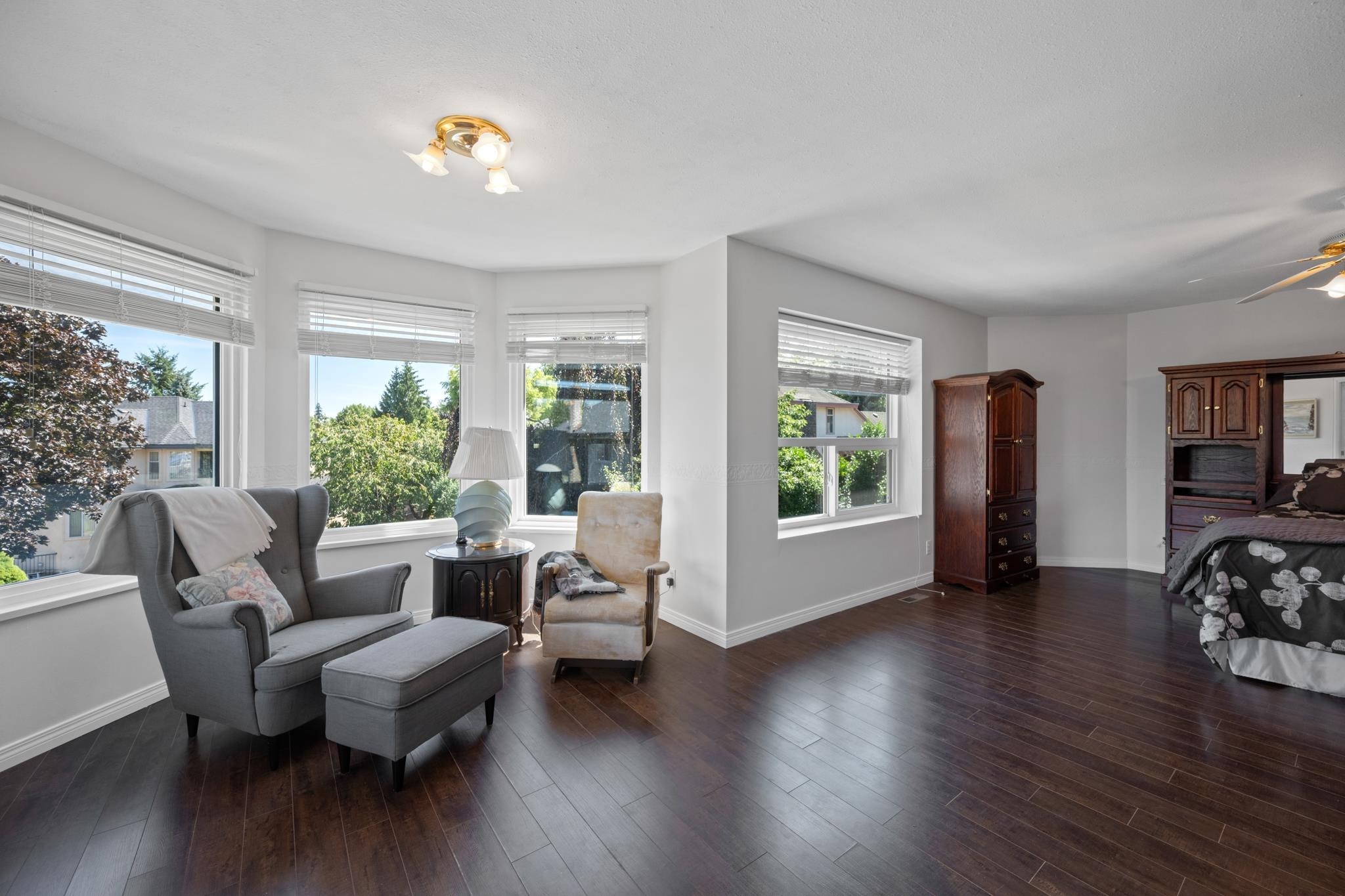 16614 Cherryhill Crescent, Surrey, BC - Indoor Photo Showing Living Room