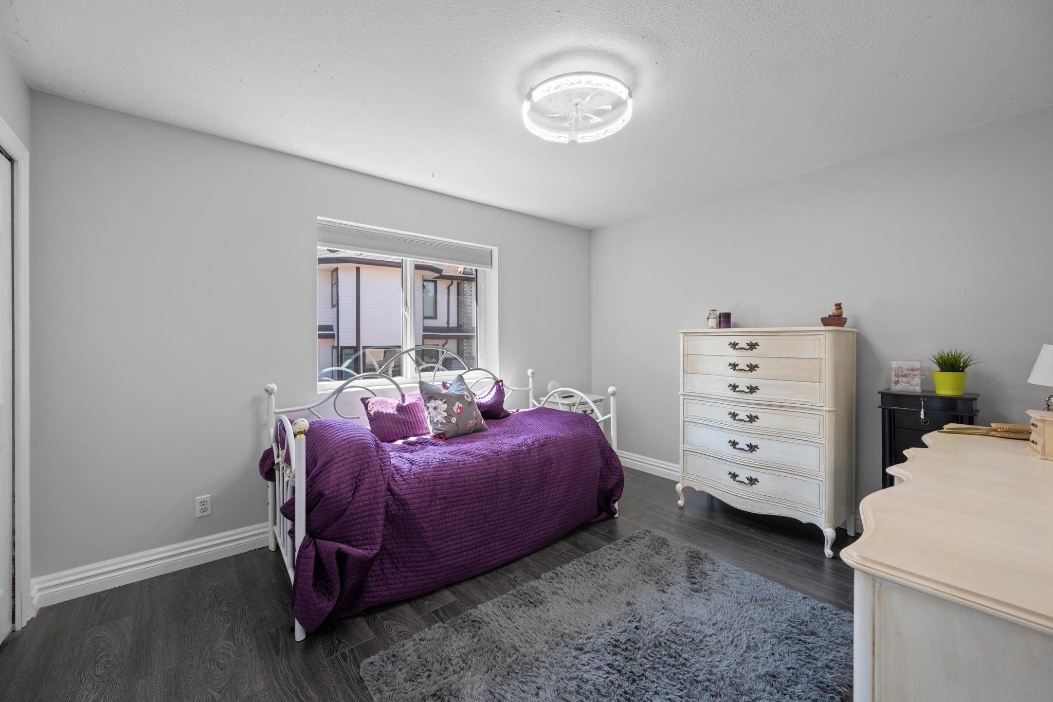 16614 Cherryhill Crescent, Surrey, BC - Indoor Photo Showing Bedroom
