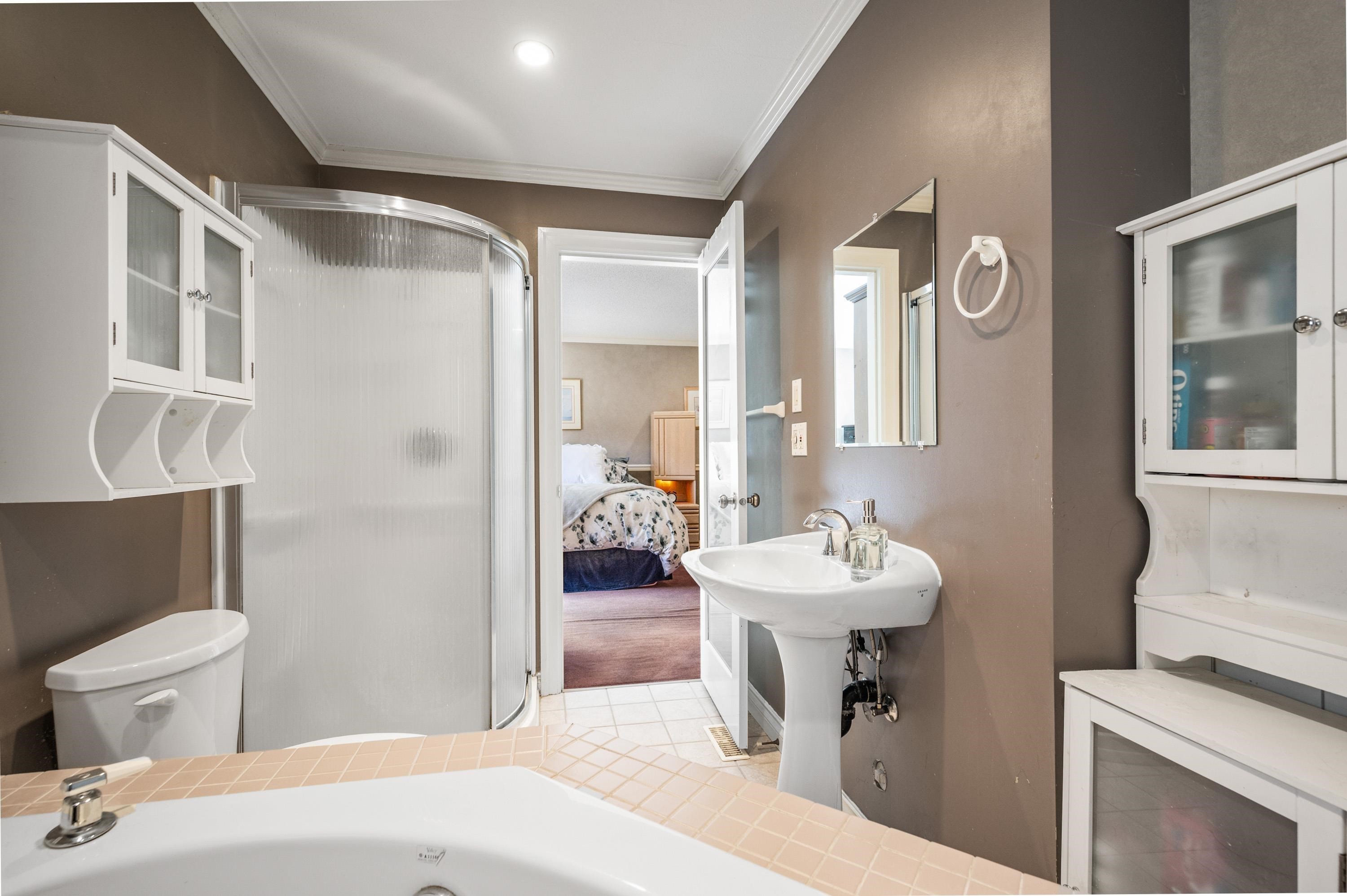 11390 Northview Crescent, Delta, BC - Indoor Photo Showing Bathroom