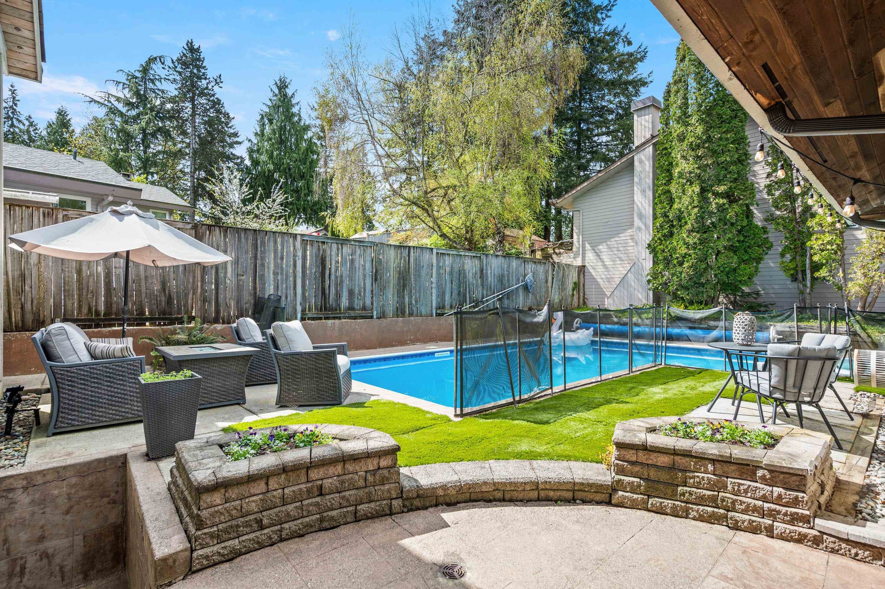 11390 Northview Crescent, Delta, BC - Outdoor With In Ground Pool With Backyard