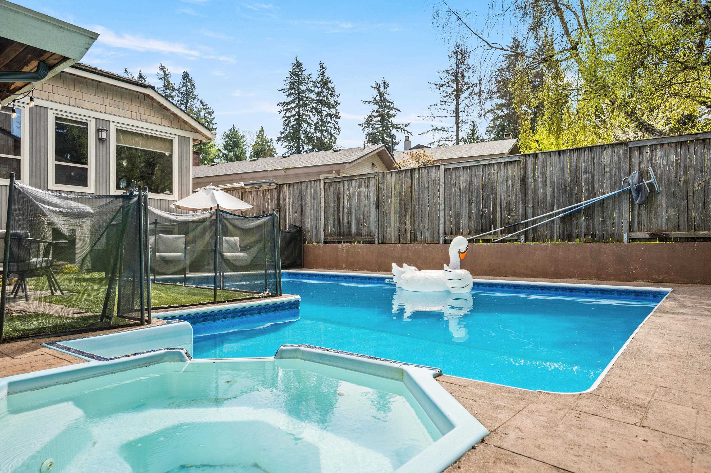 11390 Northview Crescent, Delta, BC - Outdoor With In Ground Pool With Backyard