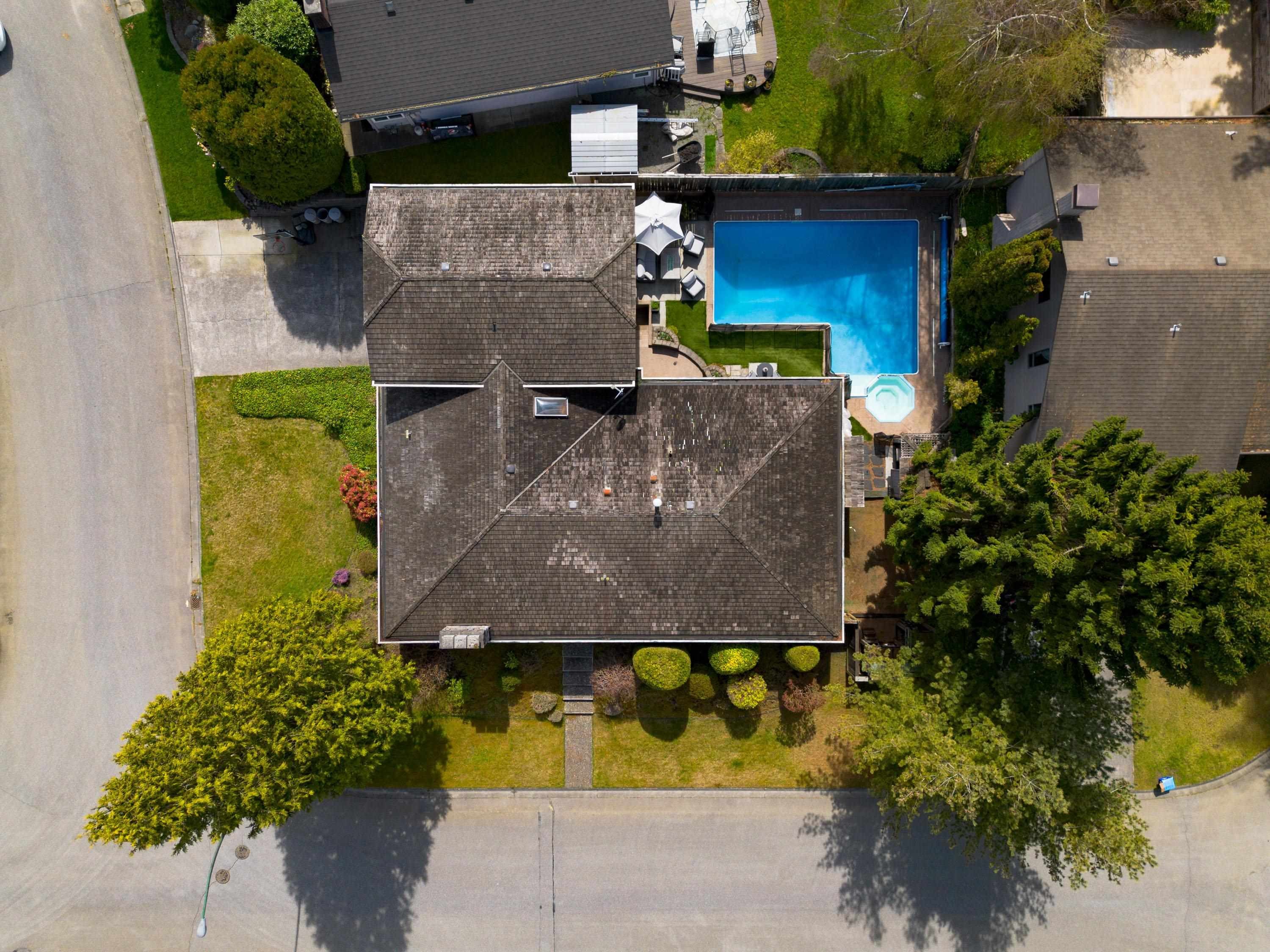 11390 Northview Crescent, Delta, BC - Outdoor With In Ground Pool