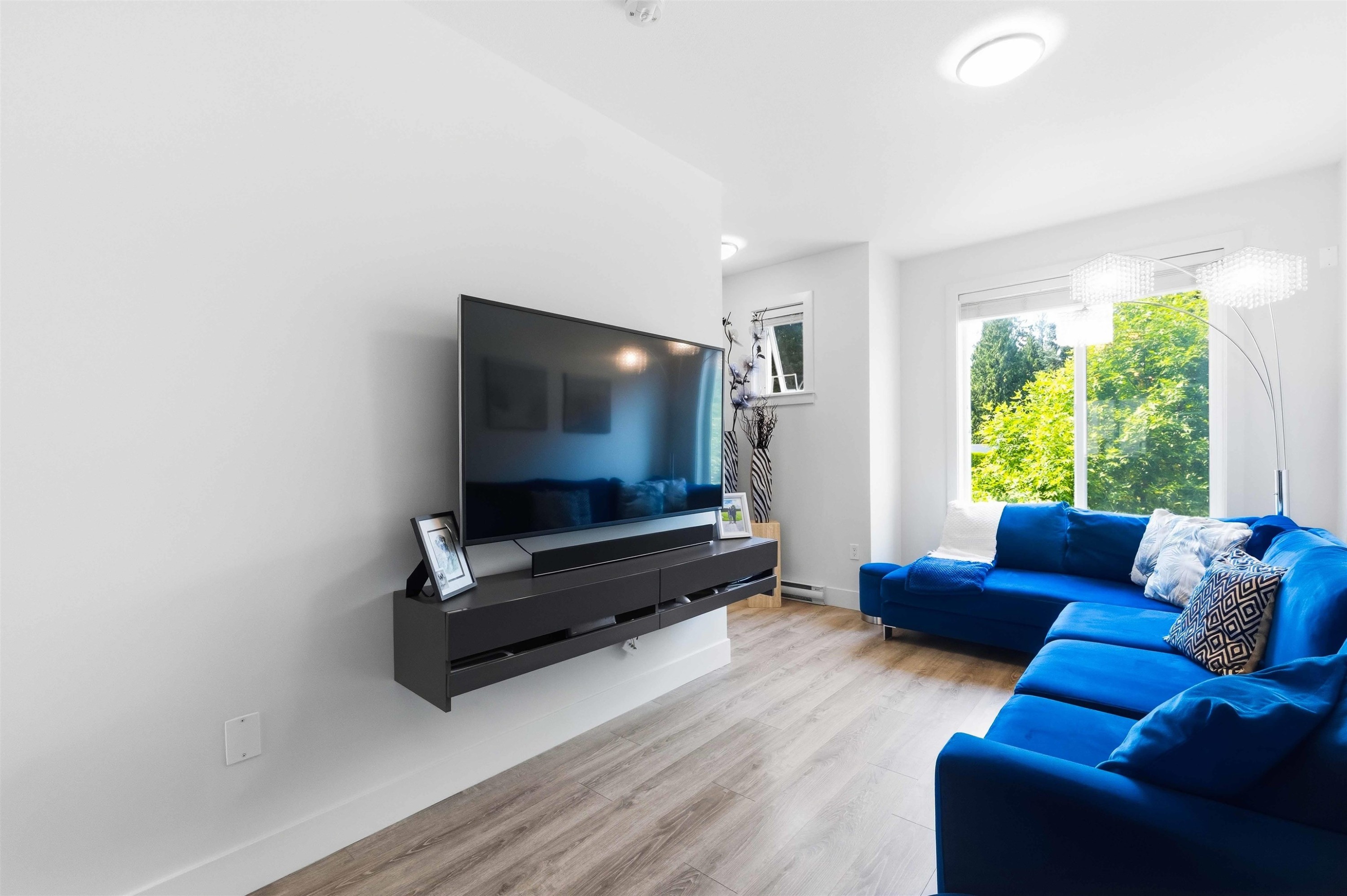 67-9718 161A Street, Surrey, BC - Indoor Photo Showing Living Room