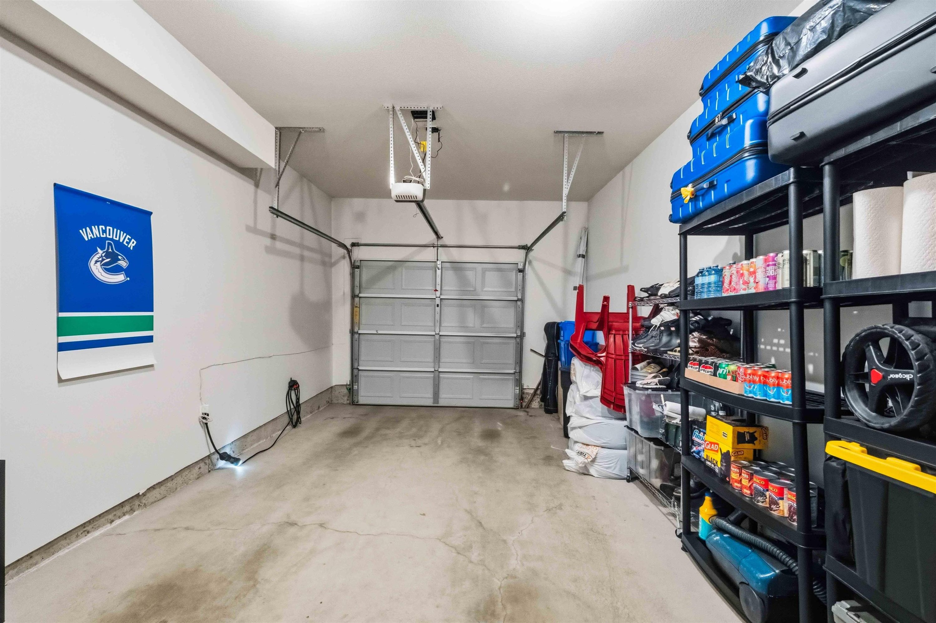 67-9718 161A Street, Surrey, BC - Indoor Photo Showing Garage