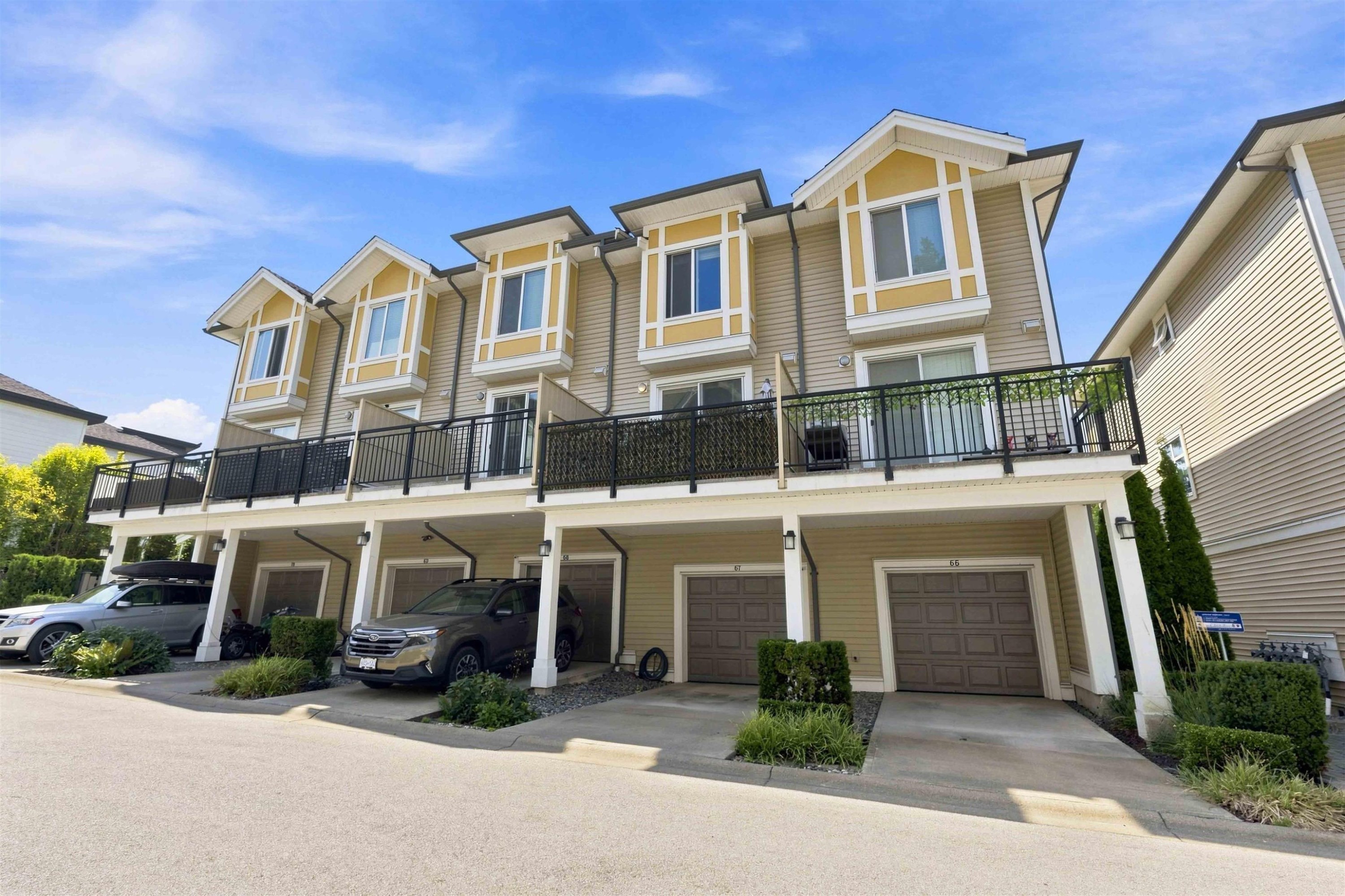 67-9718 161A Street, Surrey, BC - Outdoor With Balcony With Facade
