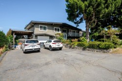 13945 116 Avenue Surrey, BC V3R 2T3