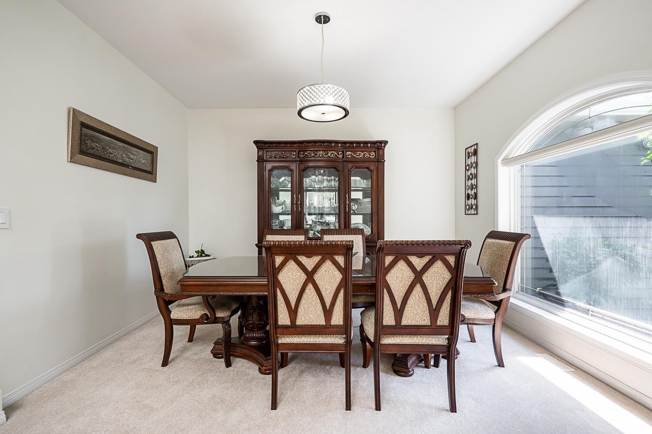 5758 Kettle Crescent W, Surrey, BC - Indoor Photo Showing Dining Room