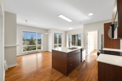 404-13339 102a Avenue Surrey, BC V3T 0C5