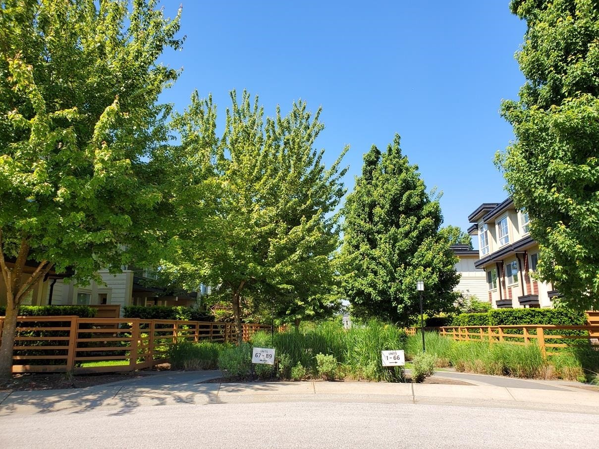 61-19477 72A Avenue, Surrey, BC - Outdoor