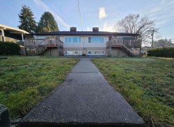 11604-11606 97 Avenue Surrey, BC V3V 2B8
