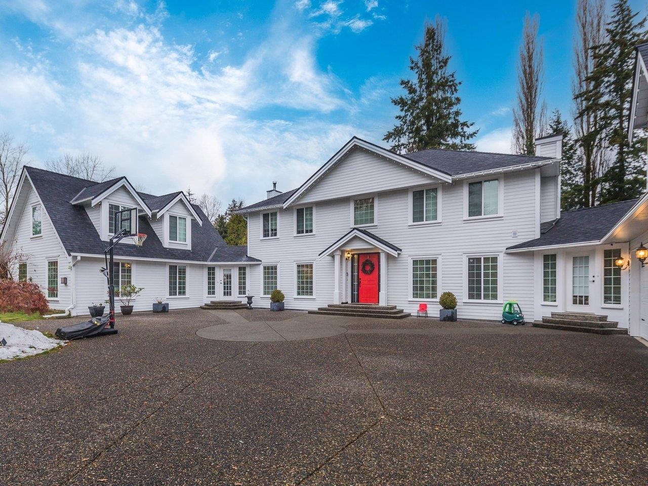 17923 20 Avenue, Surrey, BC - Outdoor With Facade