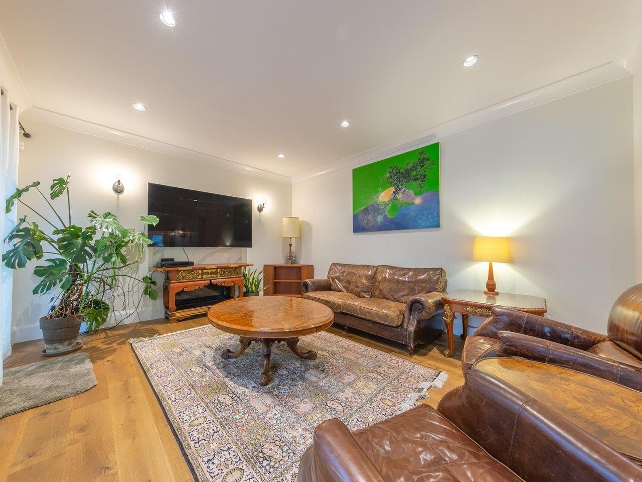 17923 20 Avenue, Surrey, BC - Indoor Photo Showing Living Room