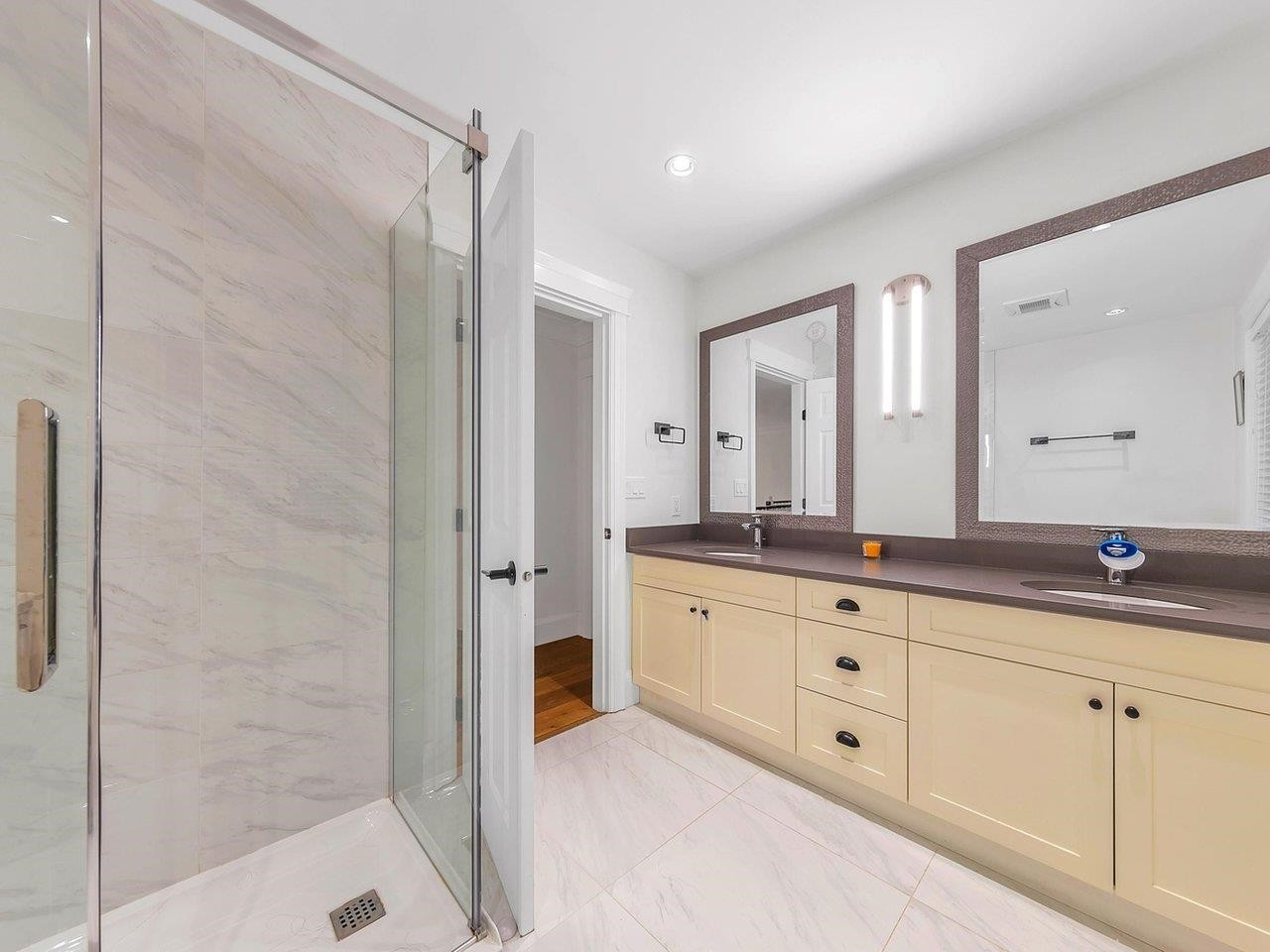17923 20 Avenue, Surrey, BC - Indoor Photo Showing Bathroom